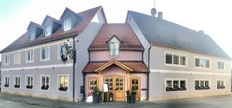 Wirtschaft zum Schmied: Ein Blick auf traditionelle Handwerkskunst und ihre wirtschaftliche Bedeutung